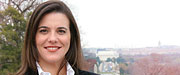 Lisa DuMouchel
('04): A Deepened Understanding