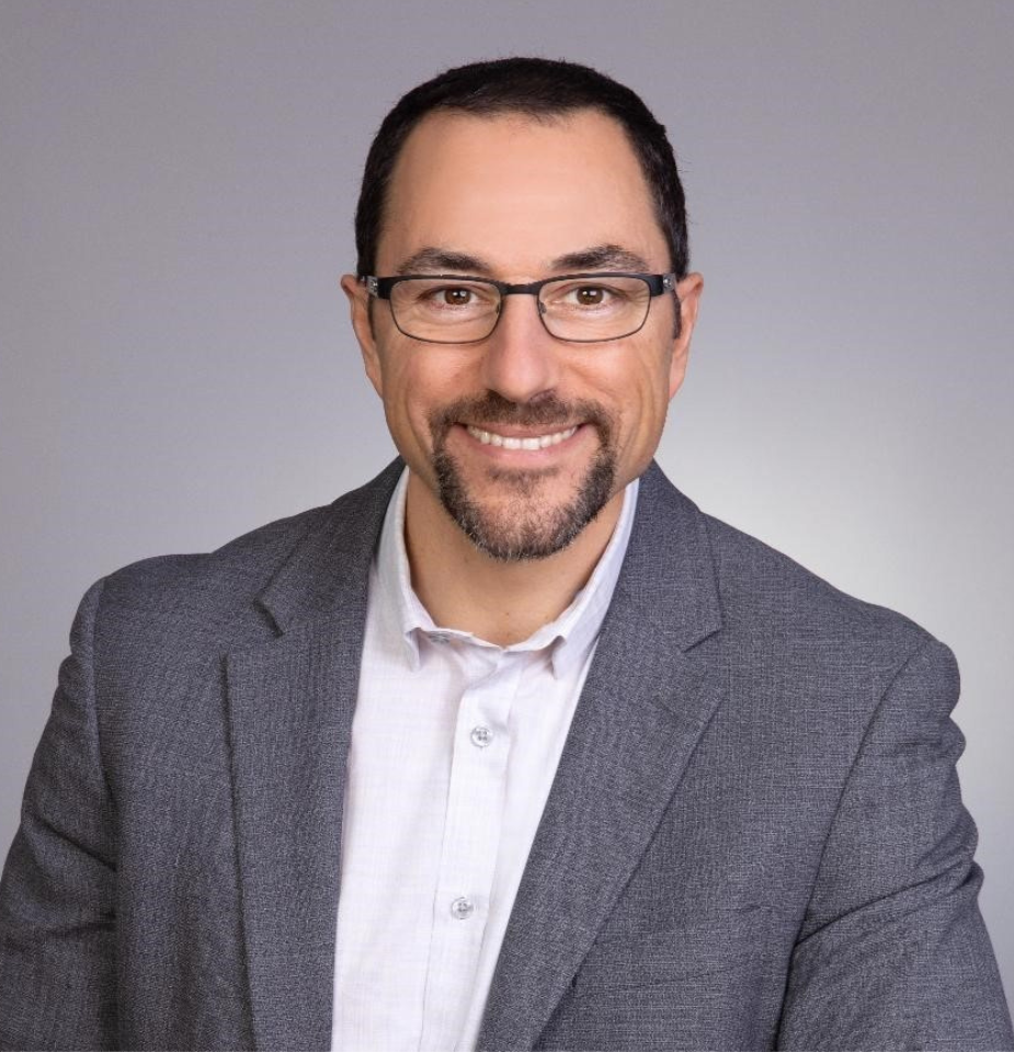 headshot of peter pirnejad