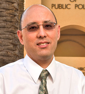 Robert Tamura Faculty Profile Image